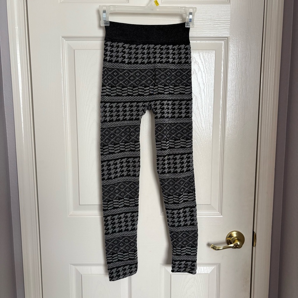 Geometric Black and Gray Print Leggings